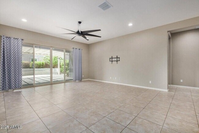Building Photo - 15430 S 183rd Dr