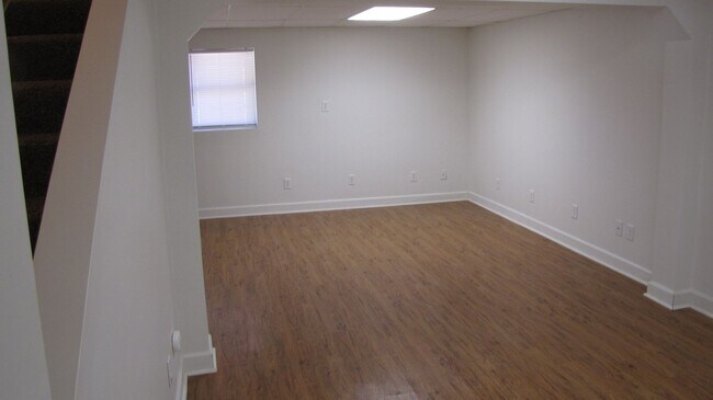 Building Photo - Well-kept 3 bedroom 2 1/2 bath home in the heart of Clemmons