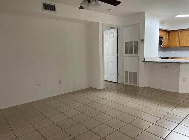 Building Photo - 827 Camargo Way