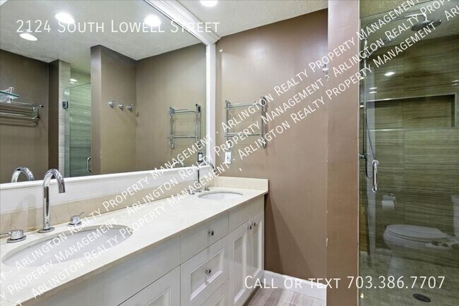 Building Photo - 2124 S Lowell St