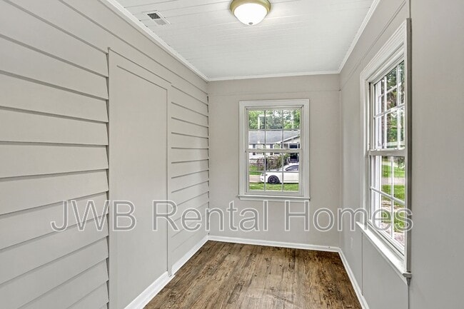 Building Photo - 3504 Hyacinth St