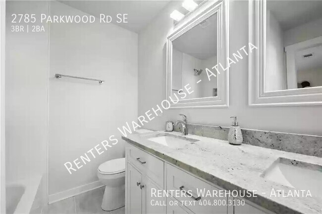 Building Photo - Gorgeous RENOVATION! 3 Bedroom in Heart of...