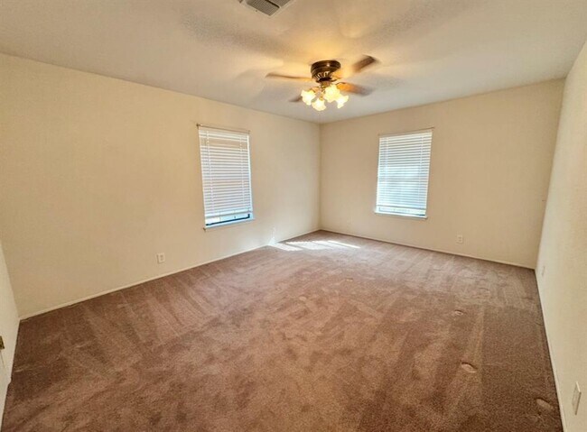 Building Photo - 124 Forest Dr