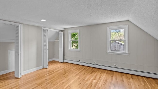 Building Photo - 54 Hillside Ave