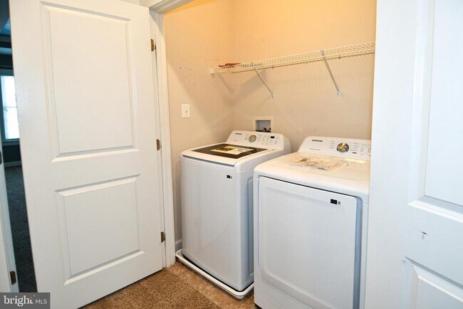 Building Photo - 409 Hydrangea Place