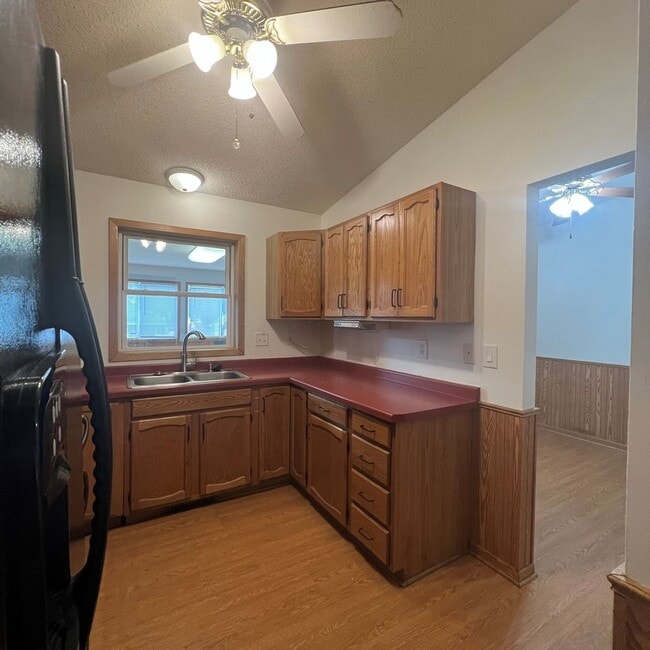 Building Photo - NE Rochester MN 4 Bedroom 2 Full Bathrooms...