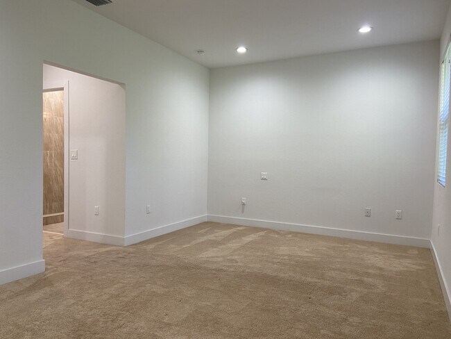 Building Photo - 287 Bella Sol Way
