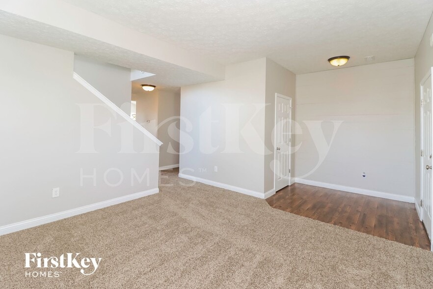 Building Photo - 4290 Yellow Prairie Dr