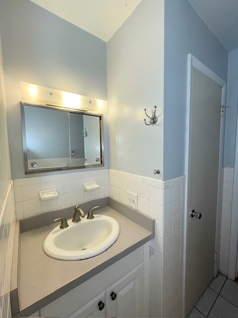 bathroom - 56 Wakelee Ave