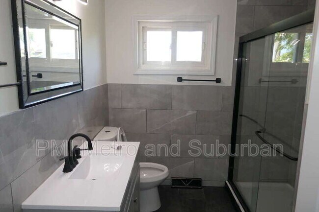 Building Photo - 37 E Judith Ann Dr