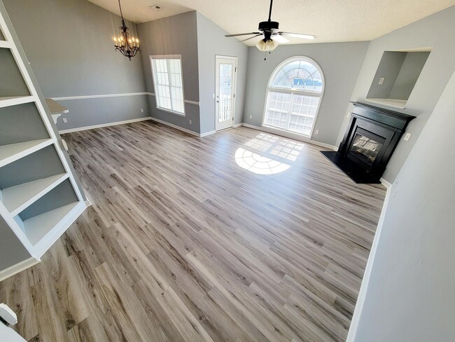 Primary Photo - Now Leasing – 3477 Forest Dale Drive, Apt ...
