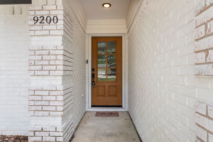 Building Photo - 9200 Pointe Aux Chenes Rd