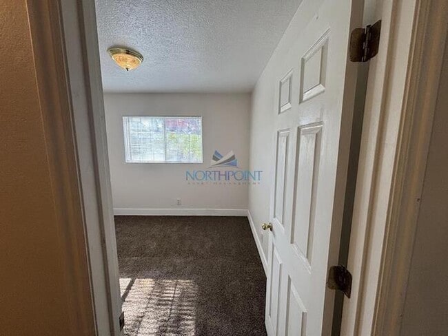 Building Photo - Beautiful 3 beds 2 baths in Orem