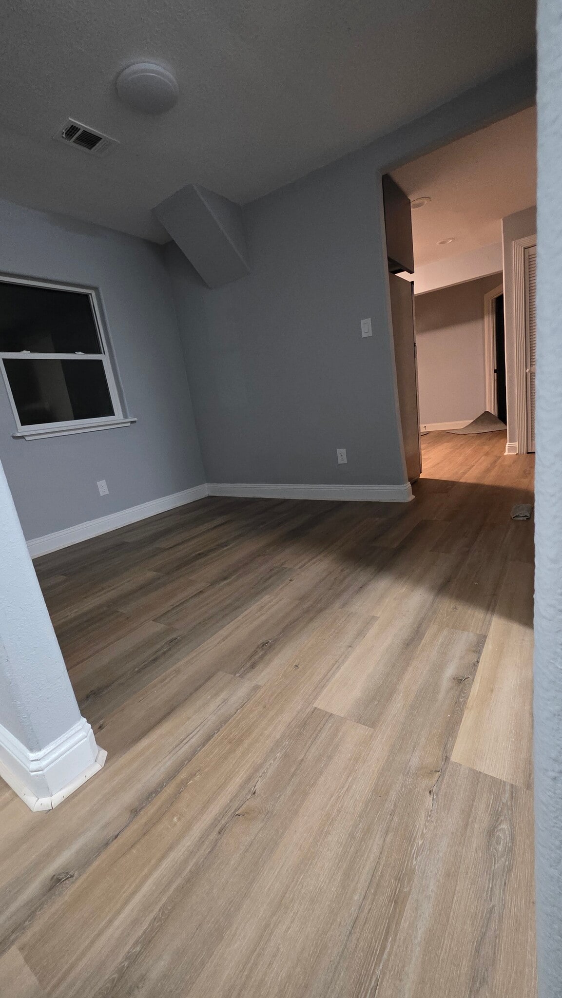 Building Photo - 9426 Sandra St