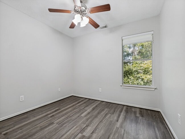 Building Photo - 151 N Burberry Park Cir