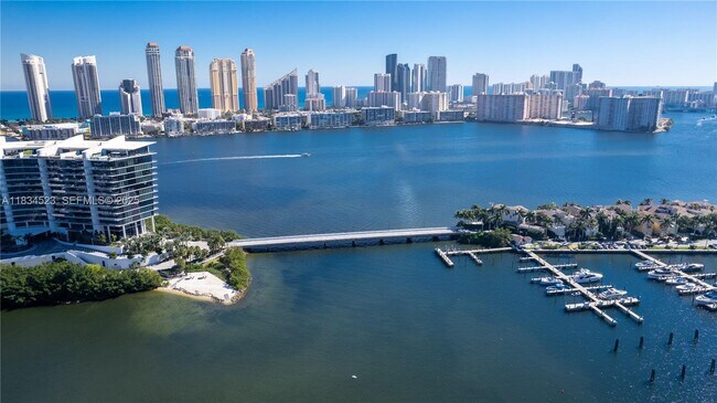 Building Photo - 3255 NE 184th St