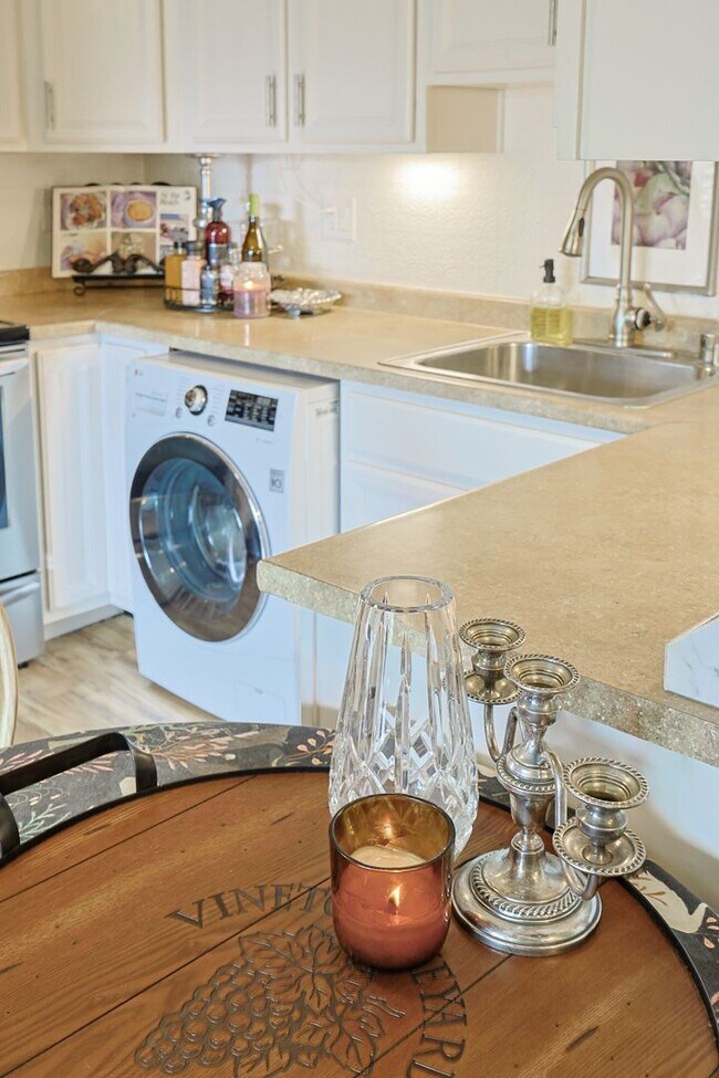 Building Photo - Beautiful 2 Bed, 2 Bath Condo in 62+ Community – Furnished or Unfurnished