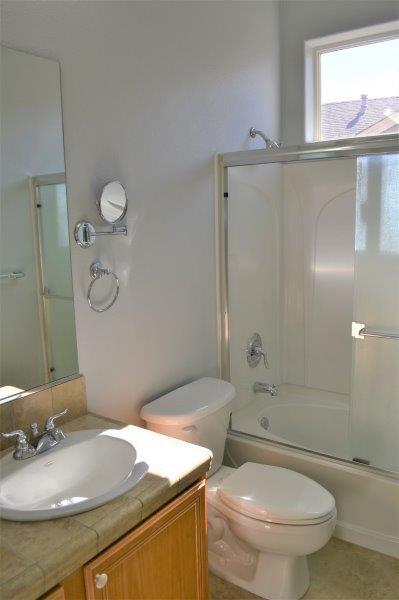 Building Photo - 111 Brassie Ct