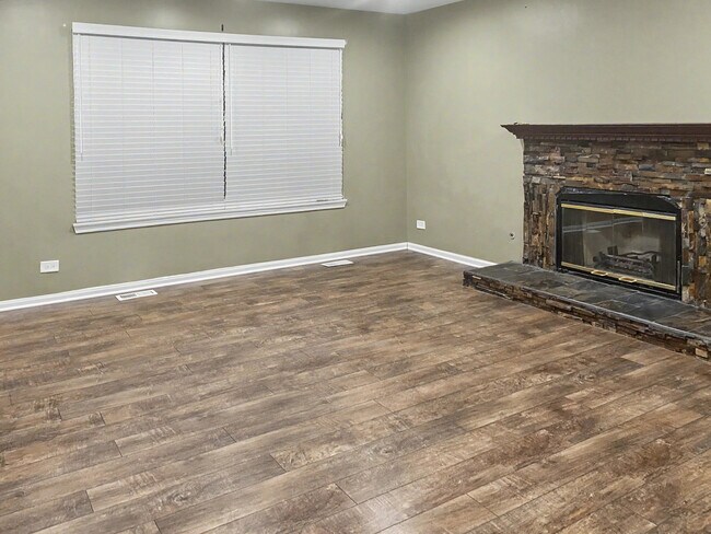 Building Photo - 1213 Pennsbury Ln
