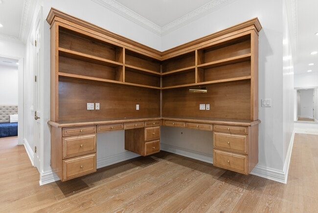 Building Photo - 4407 W Dale Ave