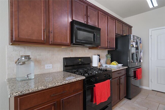 Building Photo - 417 Epiphany Ln