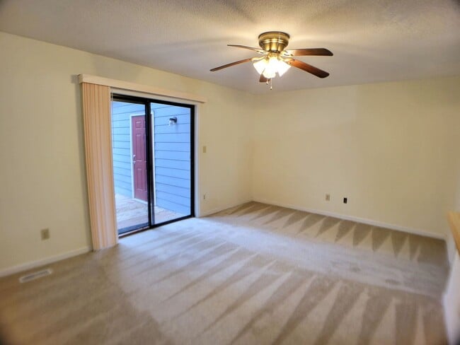 Building Photo - GLEND6917