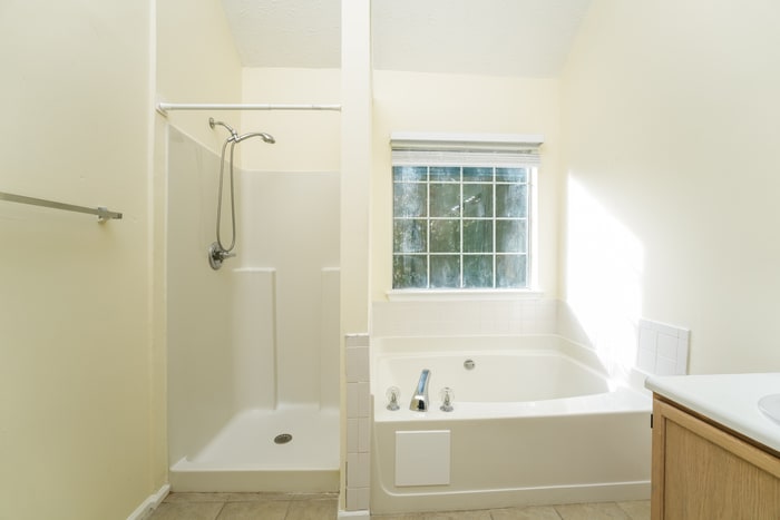 Building Photo - 725 Stonebrook Dr