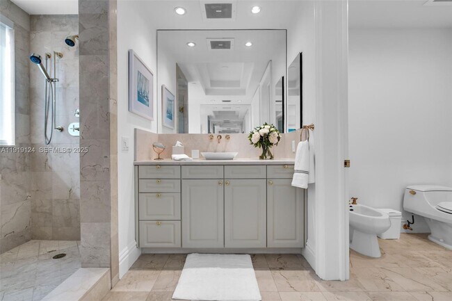 Building Photo - 10295 Collins Ave