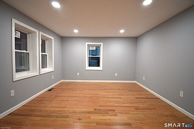 Building Photo - 17 Railroad Ave