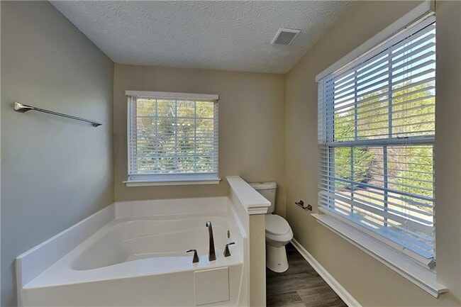 Building Photo - 120 Crestworth Pl