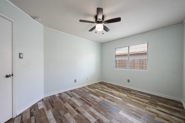 Building Photo - 111 Quail Hollow Dr