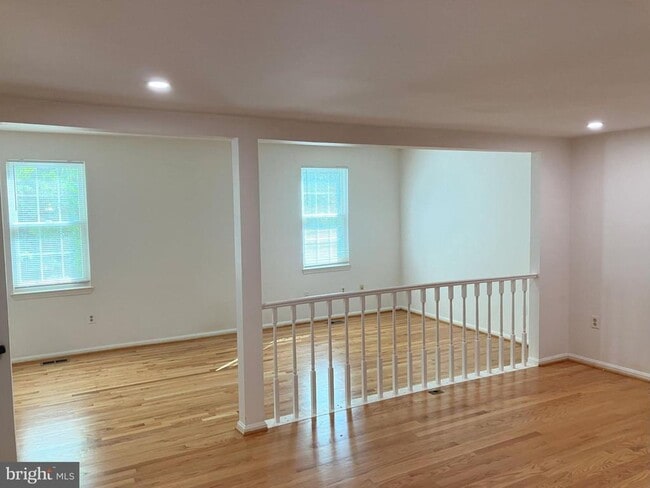 Building Photo - 10195 Valentino Dr