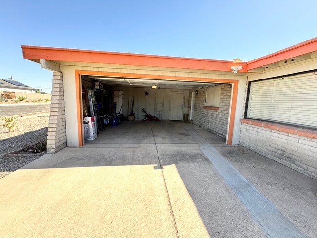 Building Photo - 3120 S Portia Ave