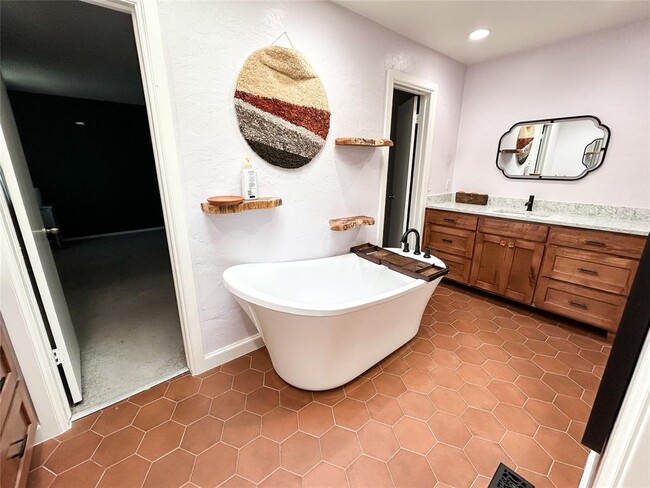 Building Photo - 13228 Green Valley Dr