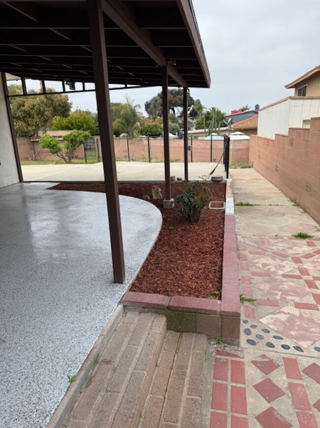Building Photo - Just remodeled Chula Vista bungalow