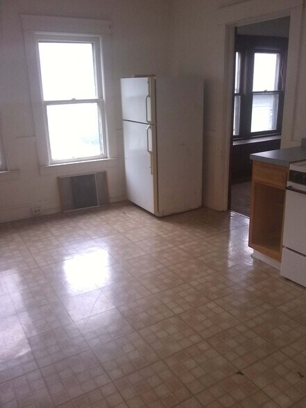 Building Photo - 4305 E 71st St