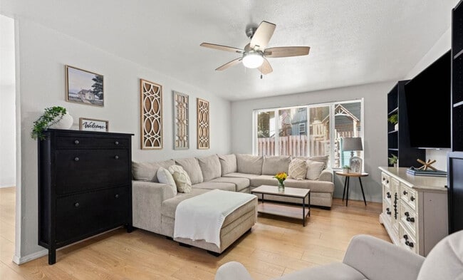 Building Photo - 21737 E Terra Ln SE