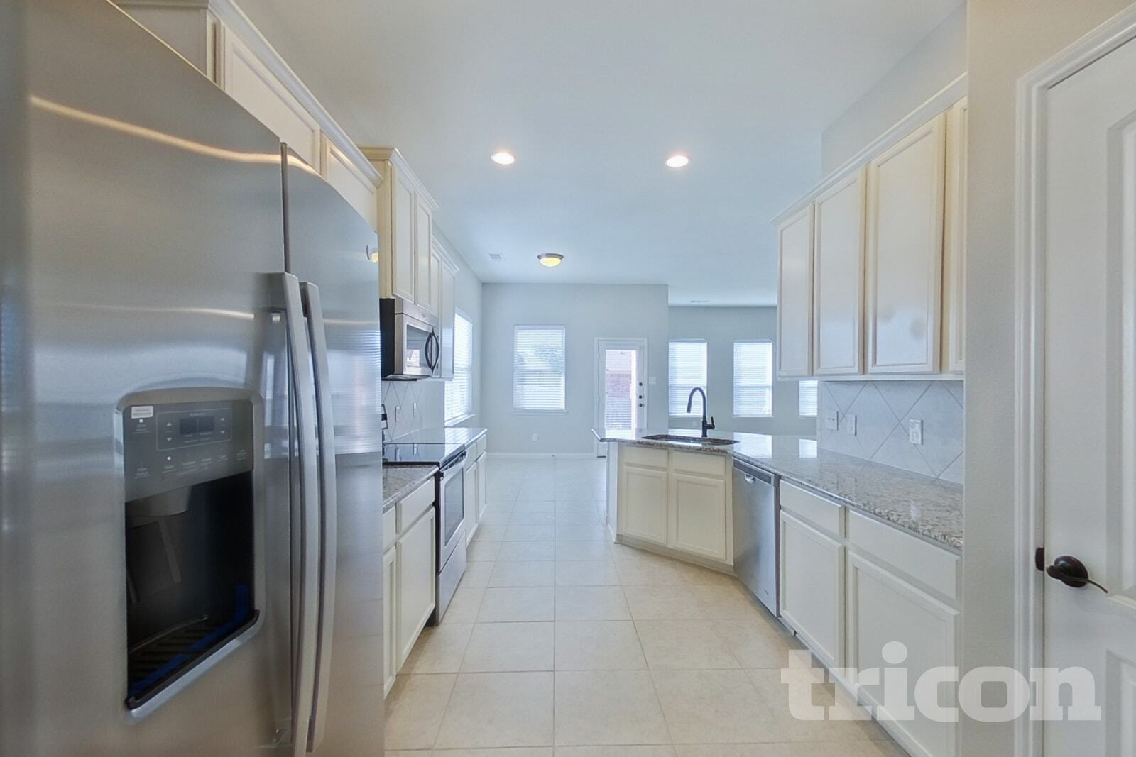 Building Photo - 616 Meadow Springs Dr