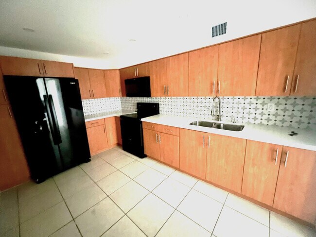 Building Photo - 7000 NW 186th St