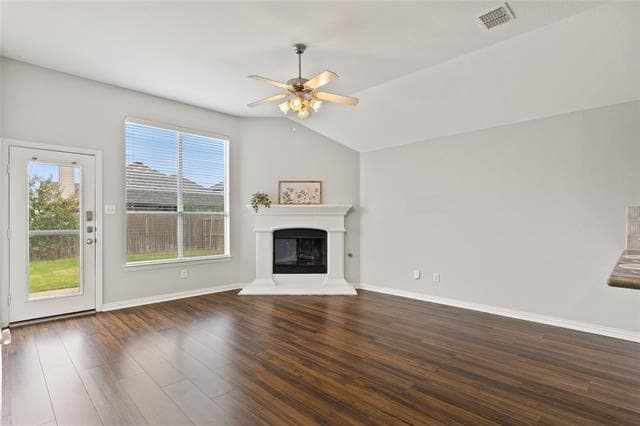 Building Photo - 2655 Lake Ridge Dr