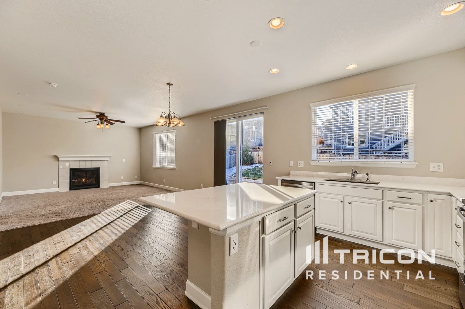Building Photo - 7773 Oasis Dr
