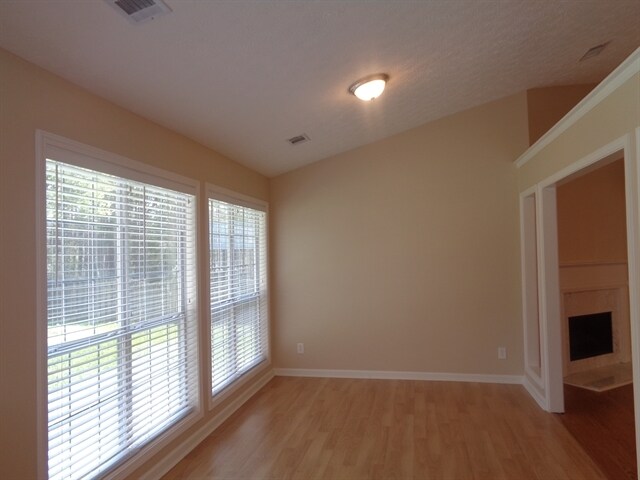 Building Photo - 4620 English Oaks Ln NW