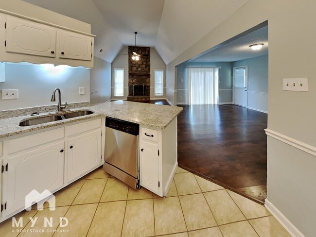Building Photo - 5704 Ingleside Dr