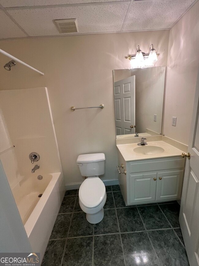 Building Photo - 678 Verney Dr