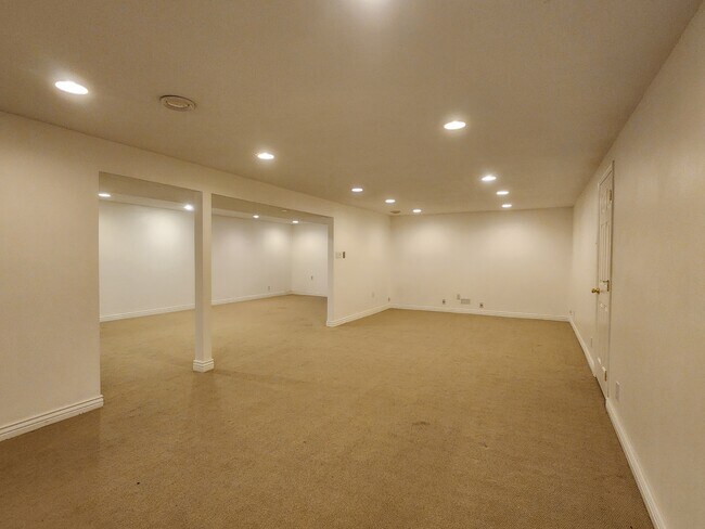 Building Photo - 938 E 25 S