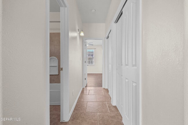 Building Photo - 5477 Francisco Roque Dr