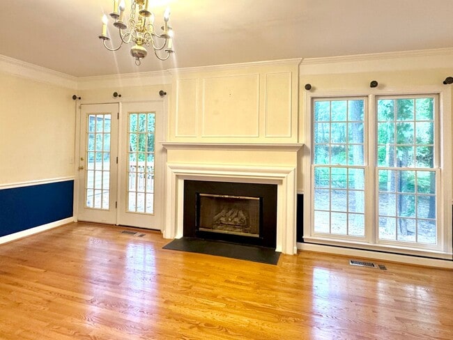 Building Photo - 4 Bed | 2.5 Bath House in Chapel Hill