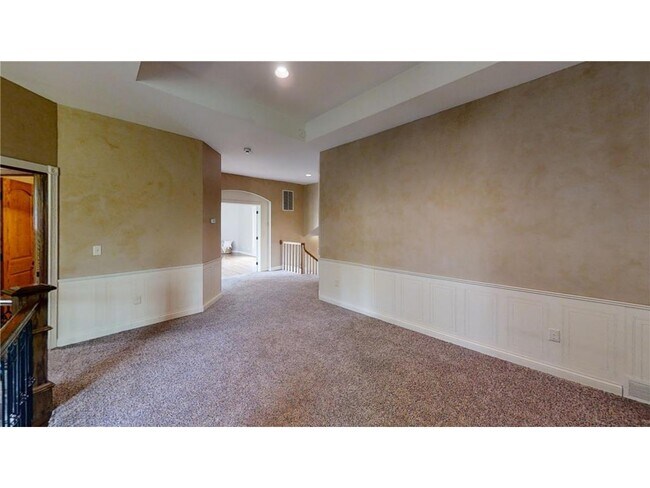 Building Photo - 1209 Lewis Ave SW