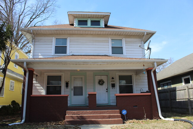 Primary Photo - 1214 N Oakland Ave