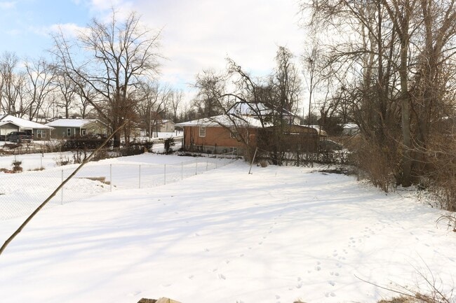 Building Photo - Cozy 2 Bed, 1 Bath!